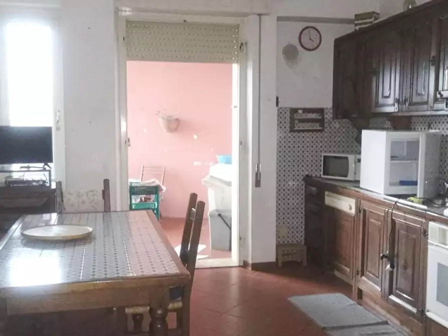 Immagine 13 di Appartamento in vendita  a Viareggio