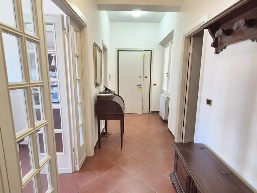 Immagine 36 di Appartamento in vendita  a Viareggio