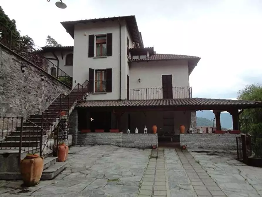 Immagine 3 di Casa bifamiliare in vendita  a Sormano