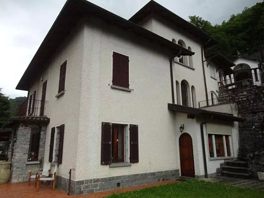 Immagine 9 di Casa bifamiliare in vendita  a Sormano