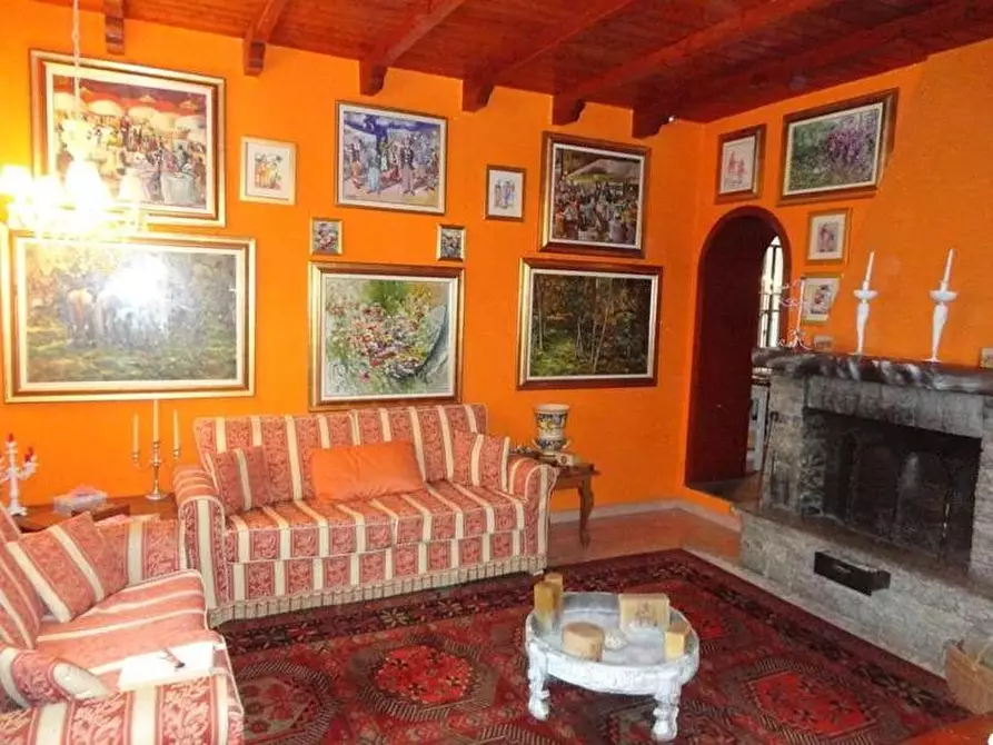 Immagine 11 di Casa bifamiliare in vendita  a Sormano