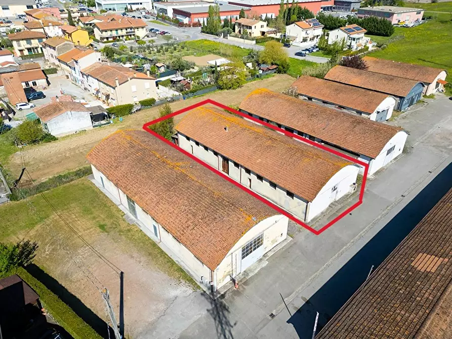 Immagine 3 di Attività artigianale in vendita  a Ponsacco