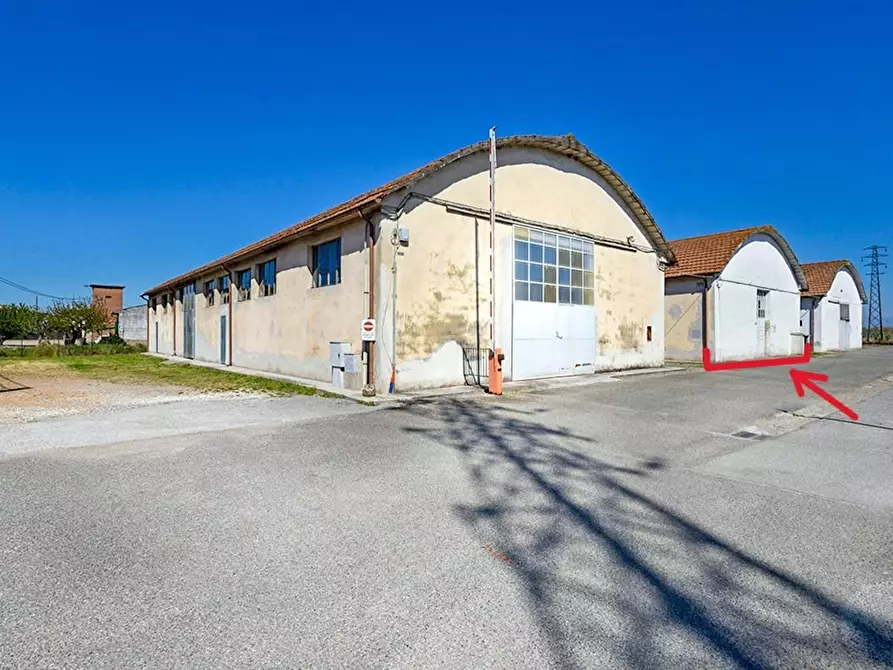 Immagine 2 di Attività artigianale in vendita  a Ponsacco