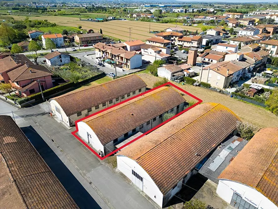 Immagine 4 di Attività artigianale in vendita  a Ponsacco