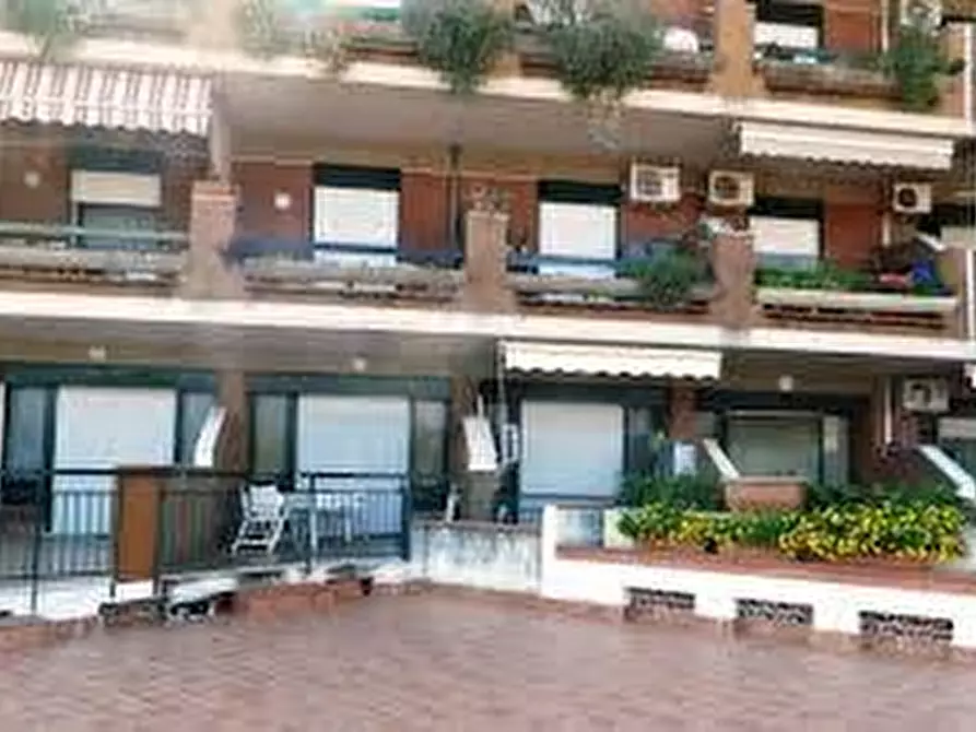 Immagine 3 di Garage in vendita  a Giardini-Naxos