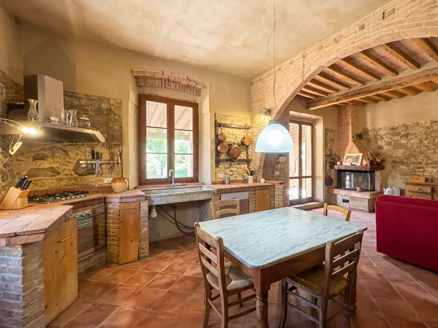 Immagine 4 di Casa colonica in vendita  a Chianni