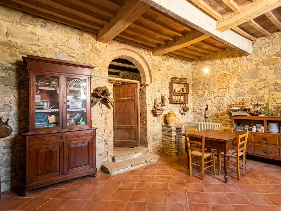Immagine 11 di Casa colonica in vendita  a Chianni