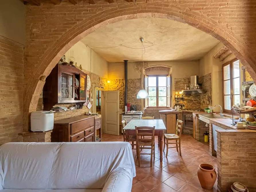 Immagine 1 di Casa colonica in vendita  a Chianni
