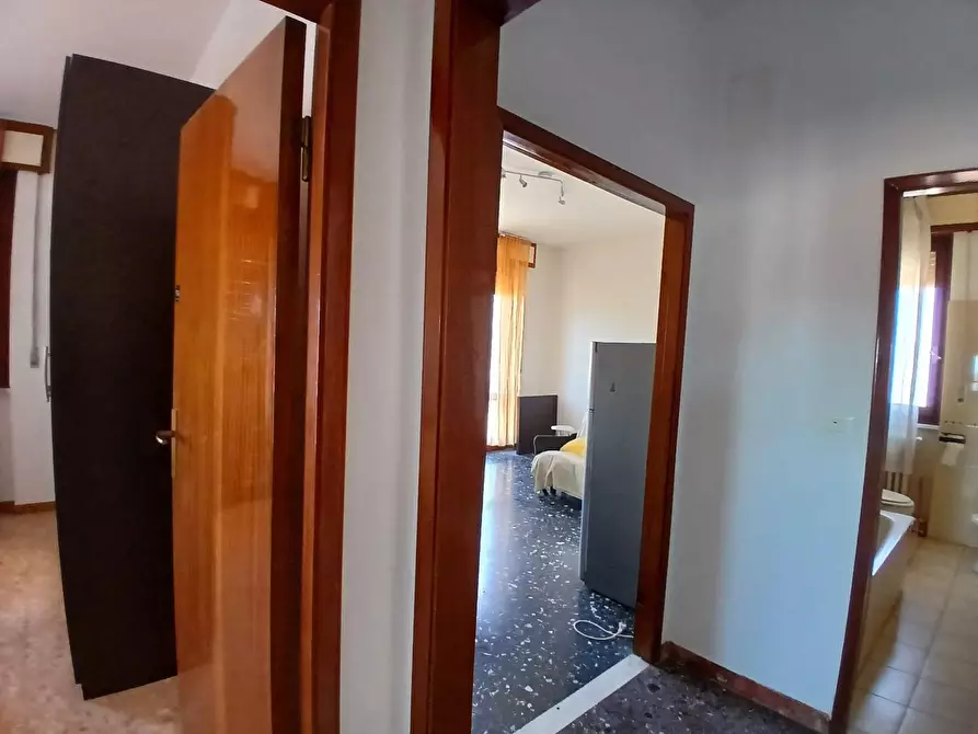 Immagine 10 di Appartamento in vendita  a Livorno