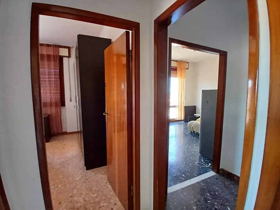 Immagine 9 di Appartamento in vendita  a Livorno