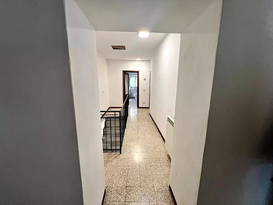 Immagine 30 di Appartamento in vendita  a Pescaglia