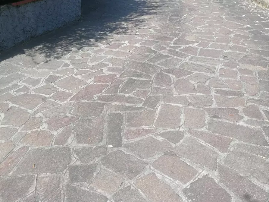 Immagine 19 di Villa in vendita  a Carmignano