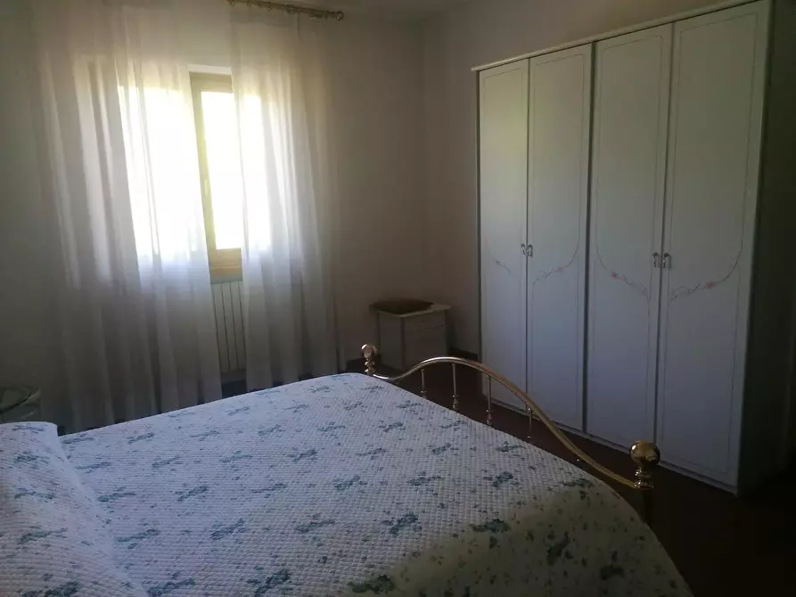 Immagine 15 di Villa in vendita  a Carmignano