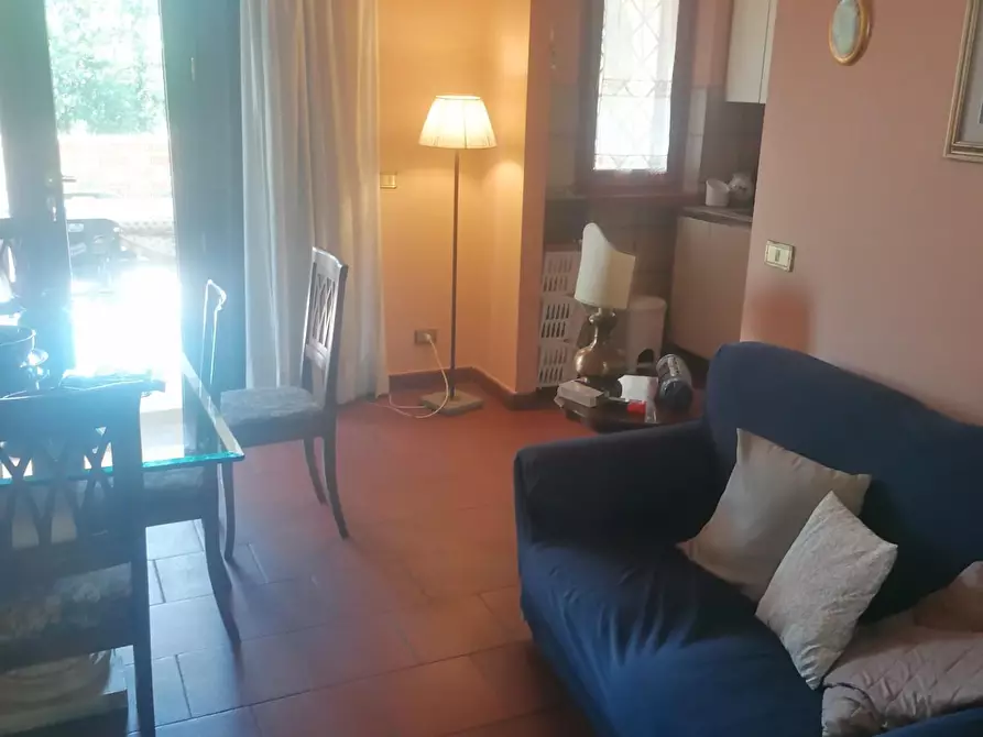 Immagine 4 di Villa in vendita  a Carmignano