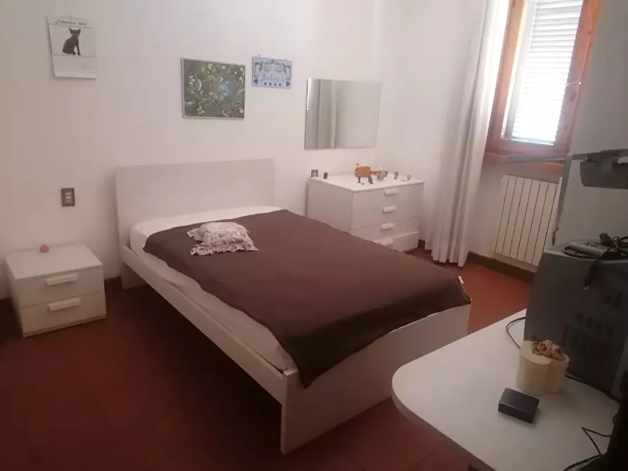 Immagine 18 di Villa in vendita  a Carmignano