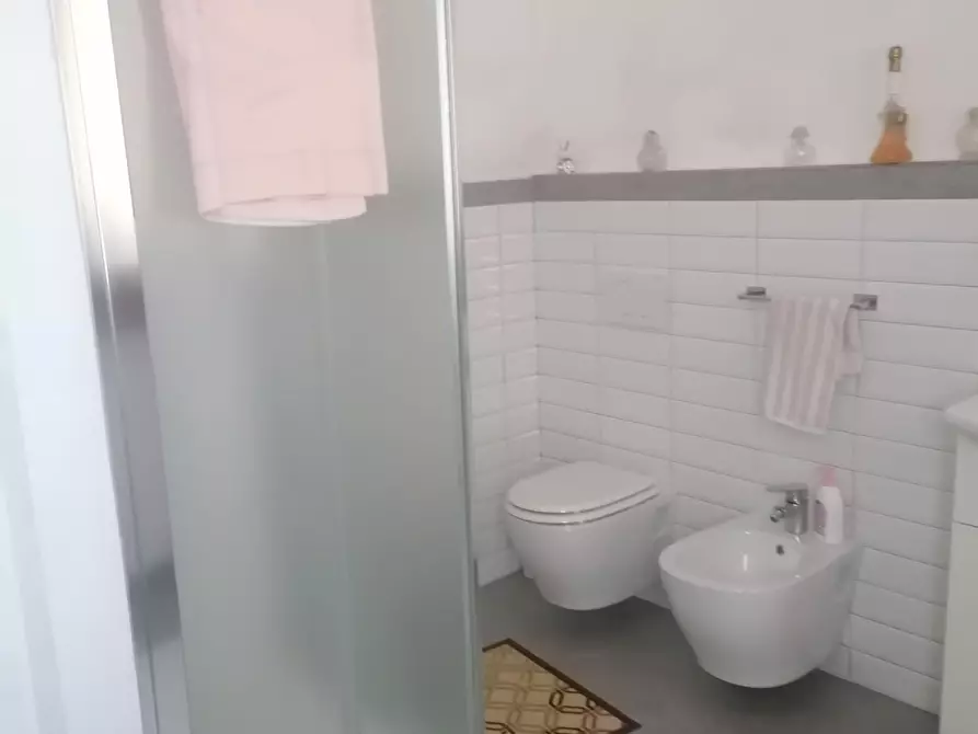 Immagine 14 di Villa in vendita  a Carmignano