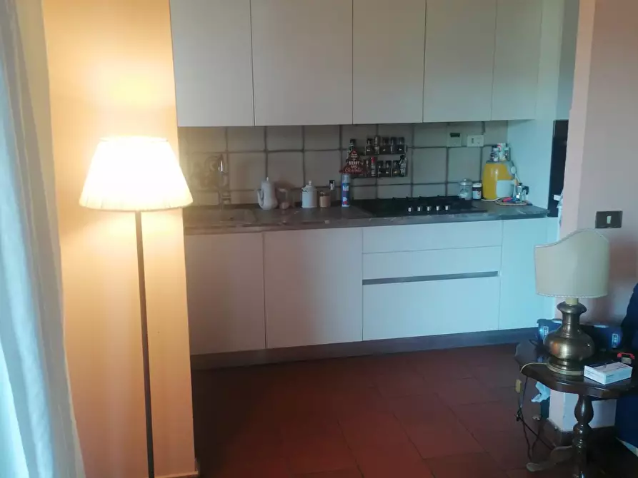 Immagine 2 di Villa in vendita  a Carmignano