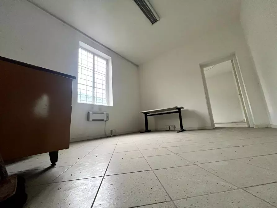 Immagine 1 di Magazzino in vendita  a Borgo A Mozzano