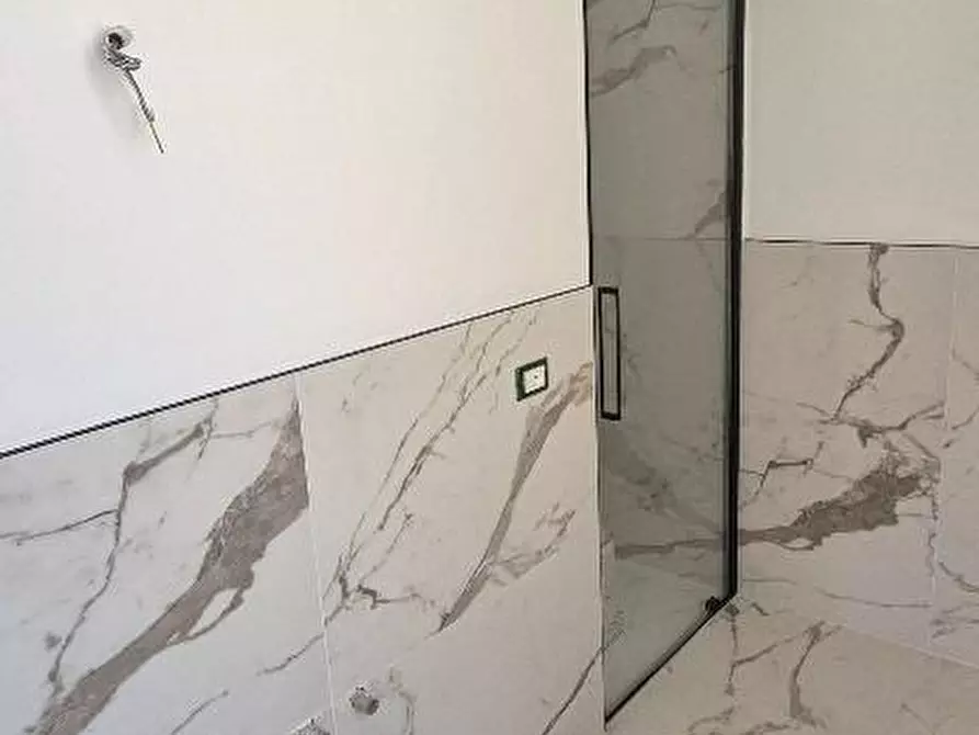Immagine 21 di Terratetto in vendita  a Cascina