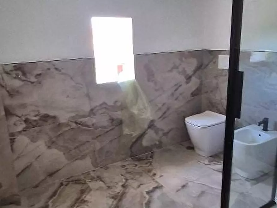 Immagine 29 di Terratetto in vendita  a Cascina