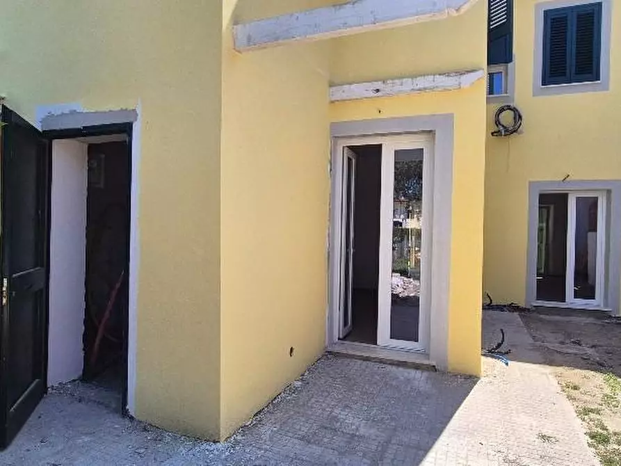 Immagine 33 di Terratetto in vendita  a Cascina