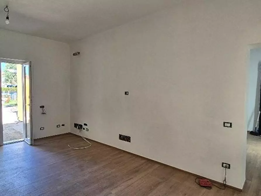 Immagine 37 di Terratetto in vendita  a Cascina