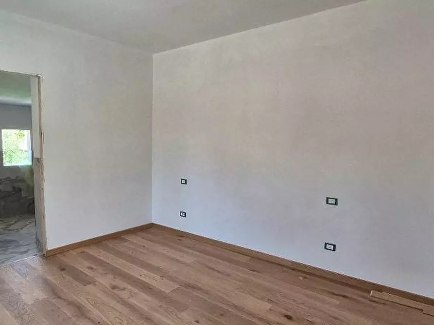 Immagine 27 di Terratetto in vendita  a Cascina
