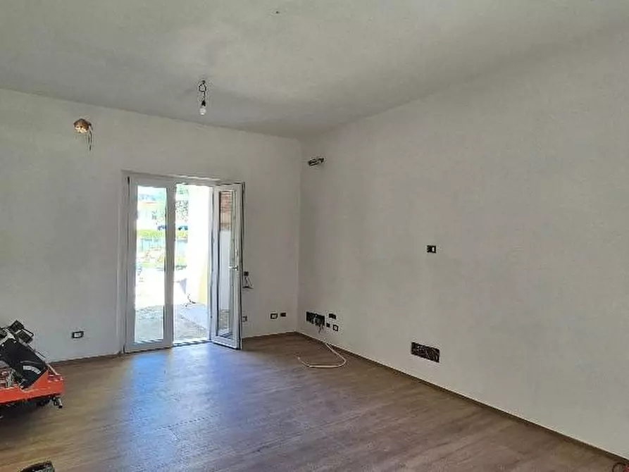 Immagine 36 di Terratetto in vendita  a Cascina