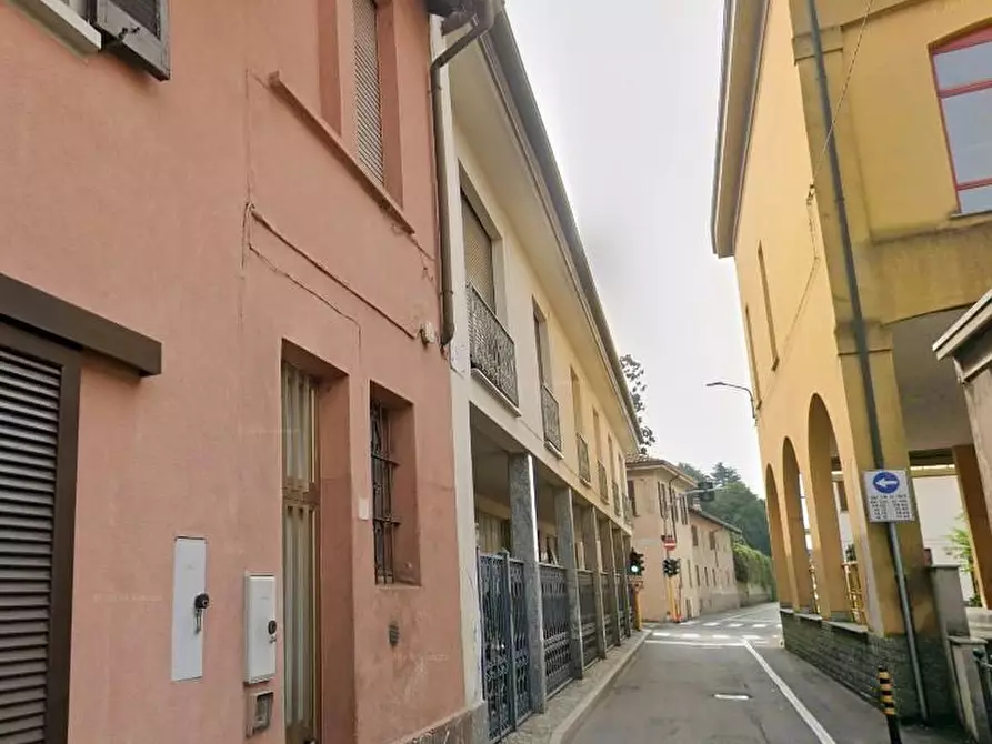 Immagine 2 di Appartamento in vendita  a Castano Primo
