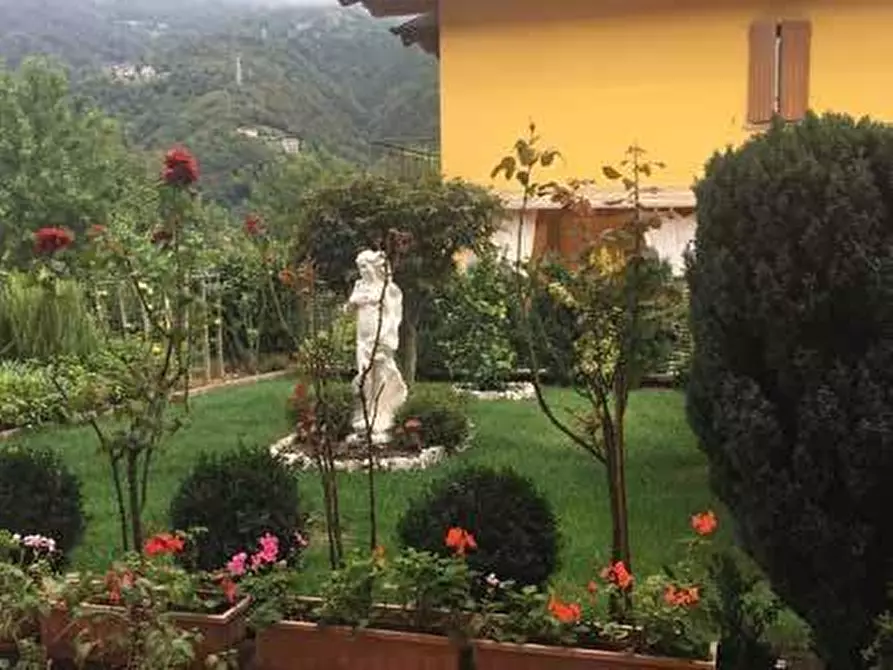 Immagine 2 di Appartamento in vendita  a Zogno