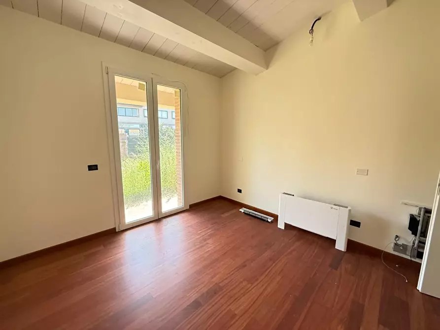 Immagine 2 di Villa in vendita  a Ponsacco