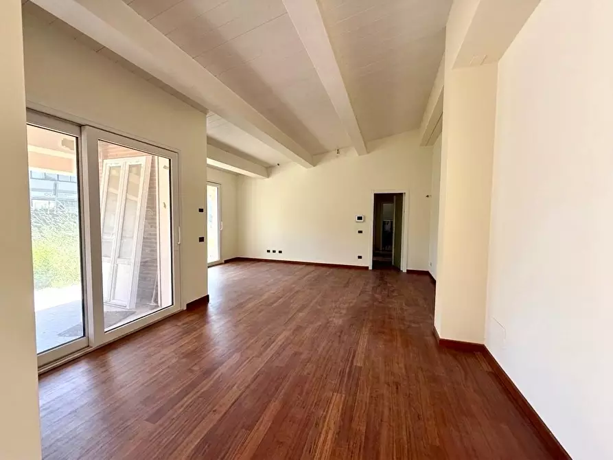 Immagine 1 di Villa in vendita  a Ponsacco