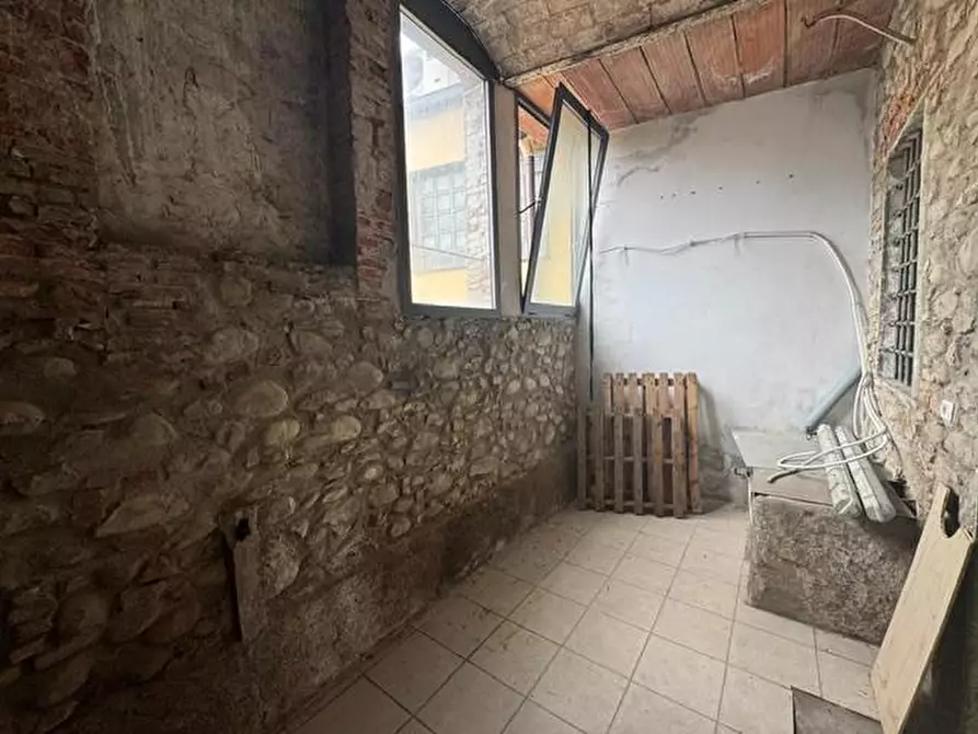 Immagine 7 di Magazzino in vendita  a Pistoia