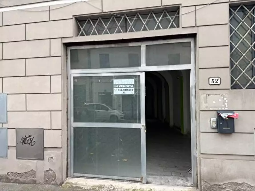 Immagine 2 di Magazzino in vendita  a Pistoia
