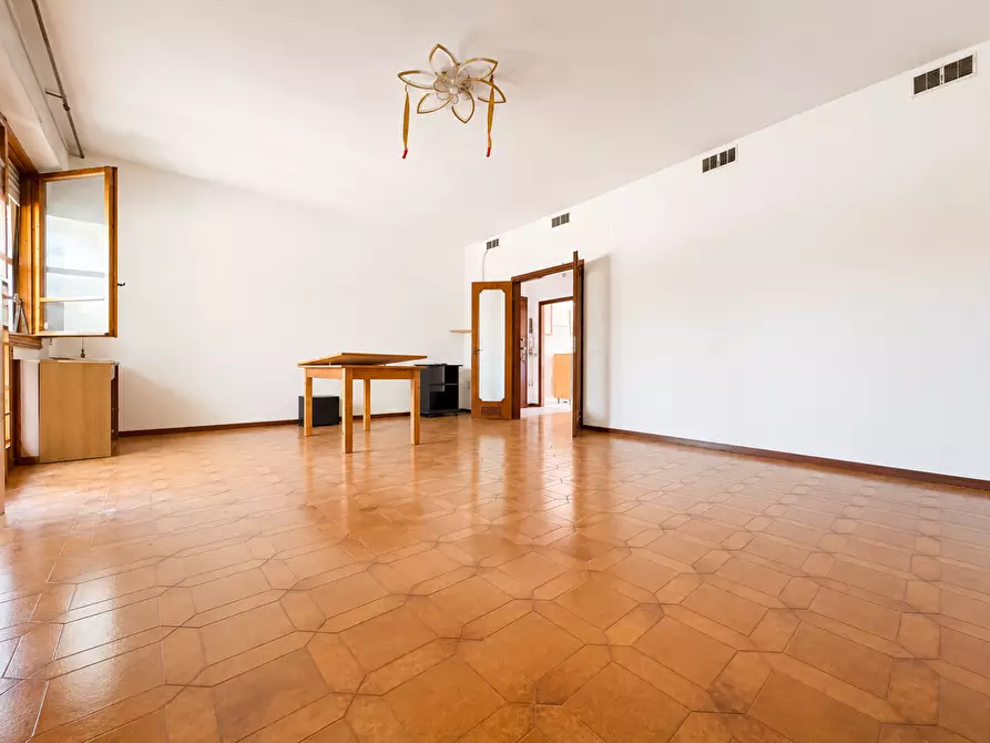 Immagine 1 di Appartamento in vendita  a Pontedera