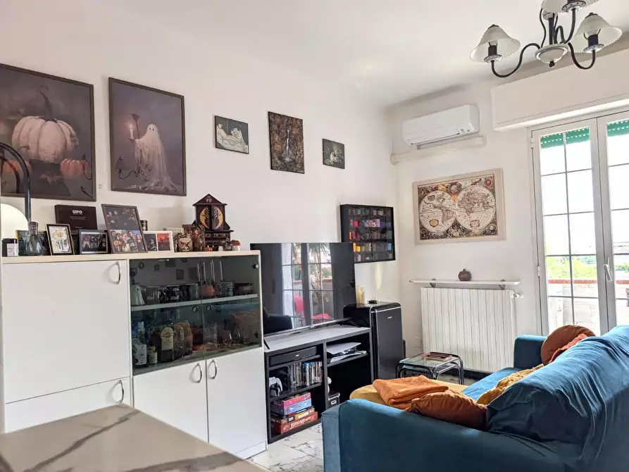 Immagine 2 di Appartamento in affitto  a Carrara