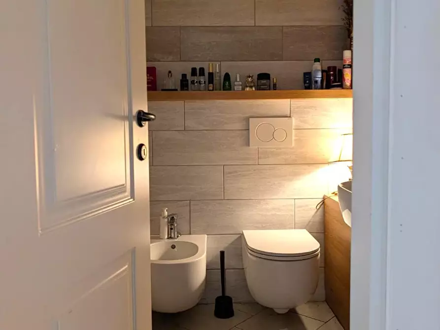 Immagine 8 di Appartamento in affitto  a Carrara