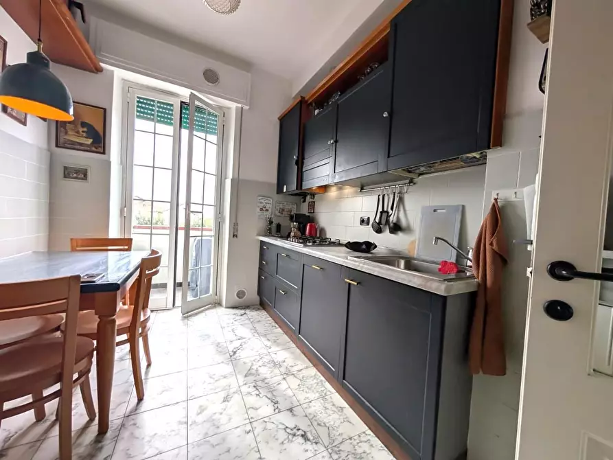 Immagine 3 di Appartamento in affitto  a Carrara