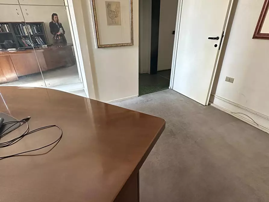 Immagine 3 di Attività commerciale in vendita  a Campiglia Marittima