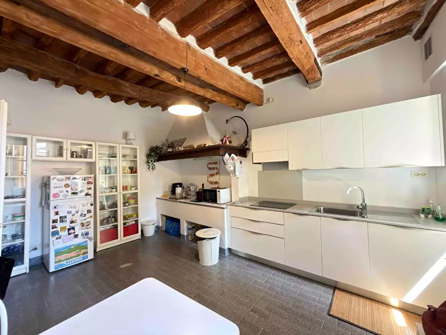 Immagine 8 di Appartamento in affitto  a Lucca
