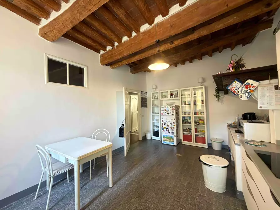 Immagine 7 di Appartamento in affitto  a Lucca