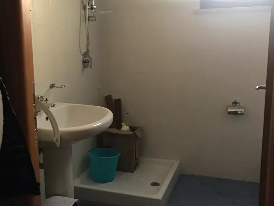 Immagine 7 di Locale commerciale in affitto  a Montelupo Fiorentino
