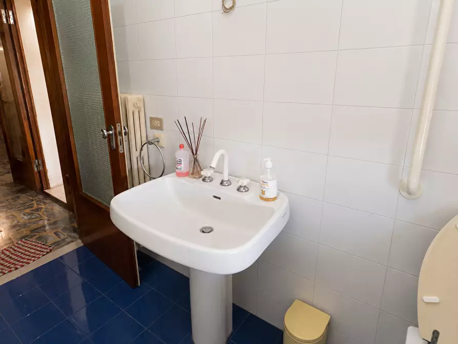 Immagine 21 di Appartamento in vendita  a Colle Di Val D'elsa