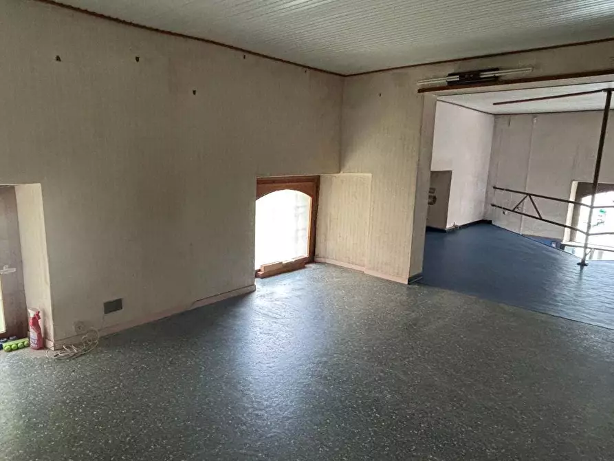 Immagine 7 di Negozio in vendita  a Vasto