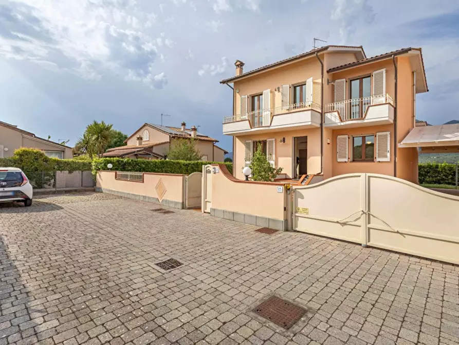 Immagine 8 di Casa bifamiliare in vendita  a San Giuliano Terme