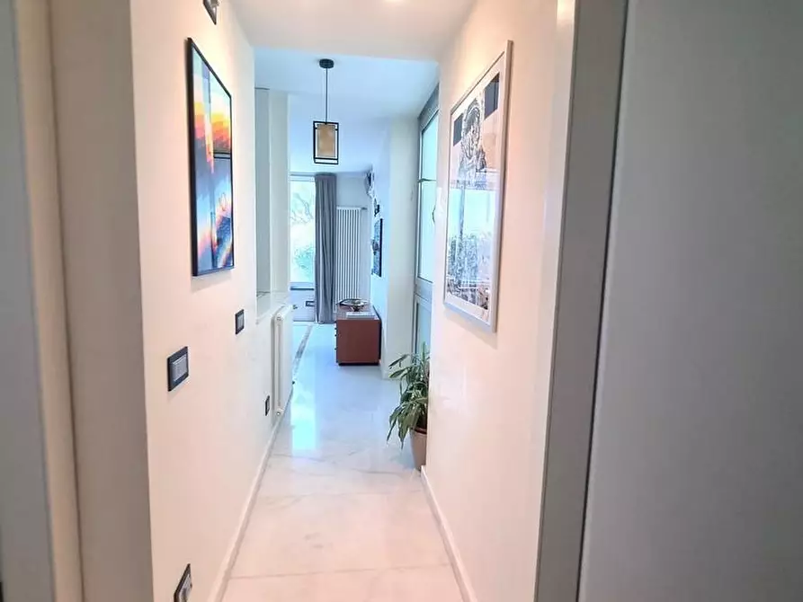 Immagine 7 di Appartamento in vendita  a Viareggio