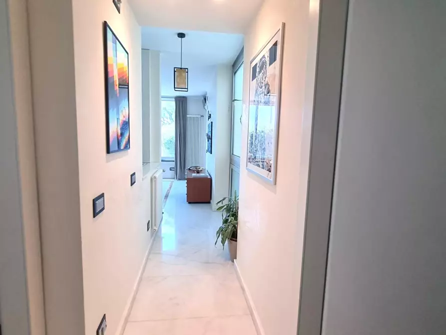 Immagine 21 di Appartamento in vendita  a Viareggio