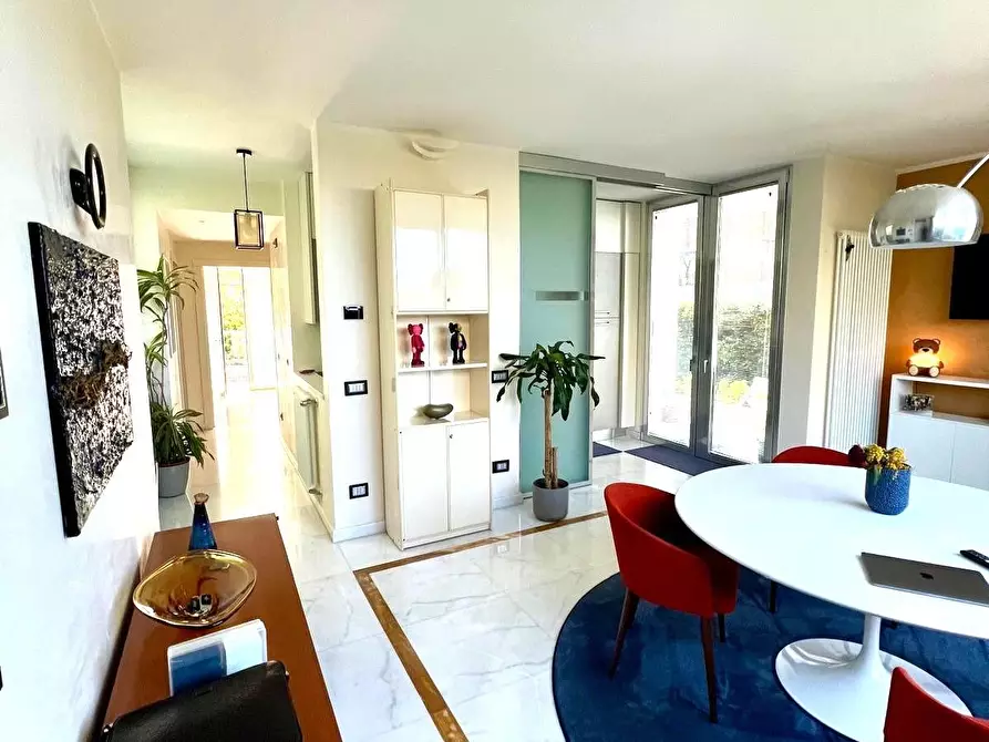 Immagine 8 di Appartamento in vendita  a Viareggio