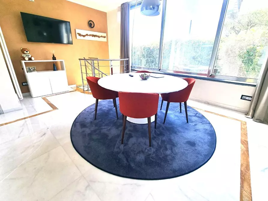Immagine 2 di Appartamento in vendita  a Viareggio
