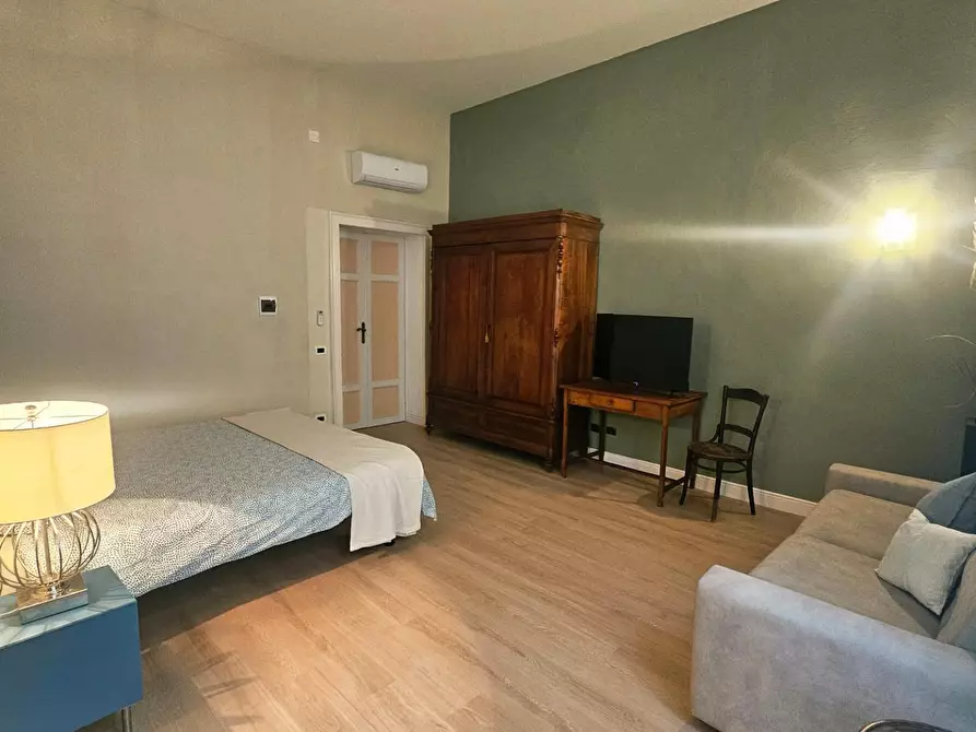 Immagine 18 di Appartamento in vendita  a Livorno